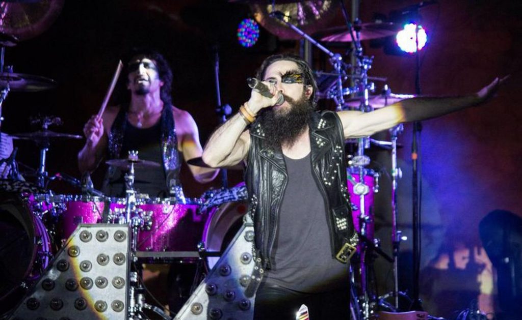 Moderatto band performing live