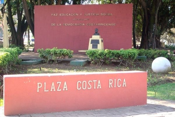 Square Costa Rica in Guatemala 2